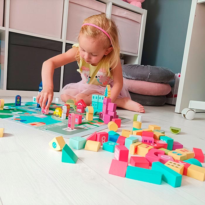 BlockCity, sada blokov rôznych tvarov s praktickou krabicou a hracou podložkou - Image 7