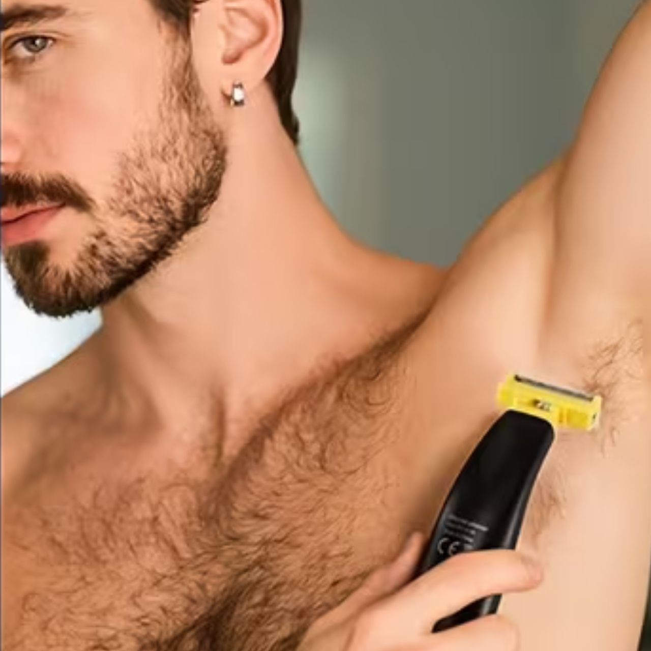 FullBodyShaver, elektrický holiaci strojček na bradu a telo